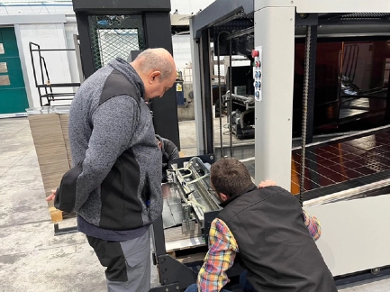 Why Full Automatic Board Slitting Machines Are A Game-Changer for High-Volume Production